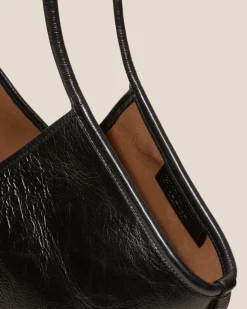 Hereu Studio Calella Distressed><noscript><img width=