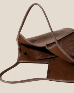 Hereu Studio Calella Distressed><noscript><img width=