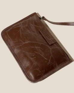 Hereu Studio Calella Distressed><noscript><img width=