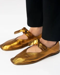 Hereu Studio Llasada Metallic><noscript><img width=